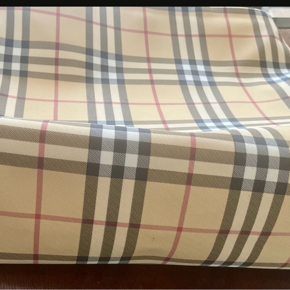 Authentic Burberry nova check tote bag used in very good condition - Picture 8 of 11
